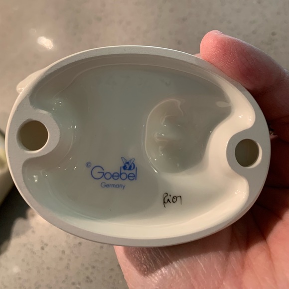 Goose Girl-Lisette by Hummel, Goebel Germany. - Picture 5 of 6